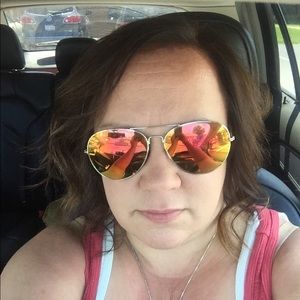 Meet your Posher, Cherie